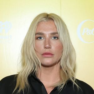 Kesha relatou ter visto entre cinco e sete supostas naves no deserto de Joshua Tree e afirmou que estava sóbria quando observou os objetos no céu
