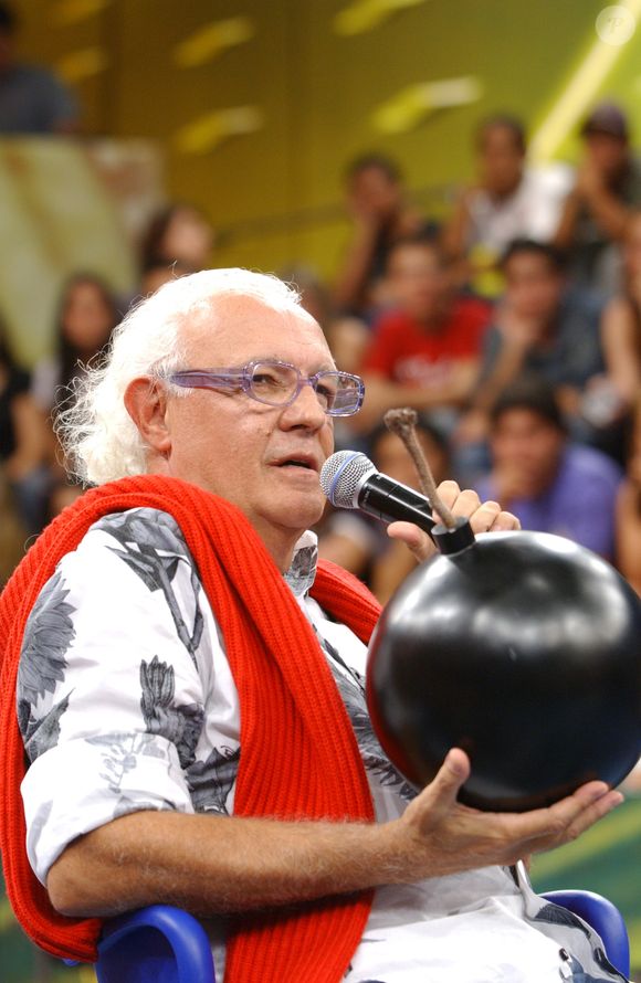 Ney Latorraca revelou, ao jornal Extra, que a distribuição de sua fortuna também era uma forma de homenagear sua mãe, Nena, morta em 1993: ‘É um desejo da minha mãe também’