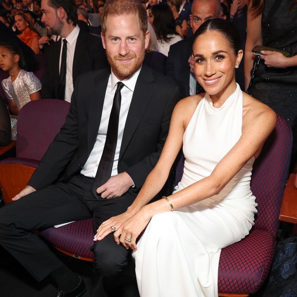 Príncipe Harry deu ao Rei um porta-retrato, mas sem a foto dele e de Meghan Markle