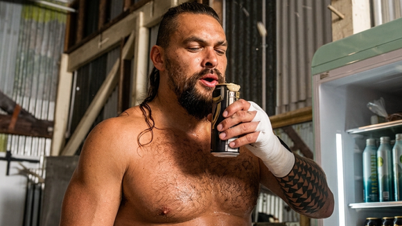 Jason Momoa, hoje aos 47 anos, o Blanka de 'Street Fighter' e eterno 'Aquaman': 'Minha mãe sempre tomava cervejas de qualidade. Ela acabou me criando bebendo as melhores'