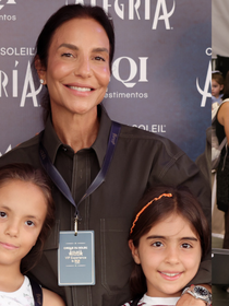 Mini-Ivetes? Ivete Sangalo faz aparição rara com as filhas gêmeas, Marina e Helena, em passeio no Cirque du Soleil; fotos!