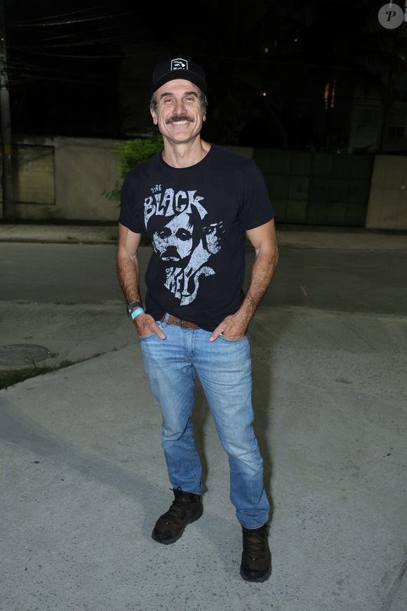 Eriberto Leão dispensou a fantasia para festa de Halloween para comemorar os 100 capítulos de 'Êta Mundo Melhor!'