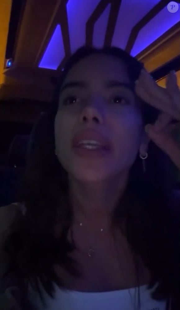 Anitta questionou a atuação do TSE após a decisão envolvendo Anthony Garotinho e afirmou, em seus Stories: "A gente tem que cobrar o TSE também"