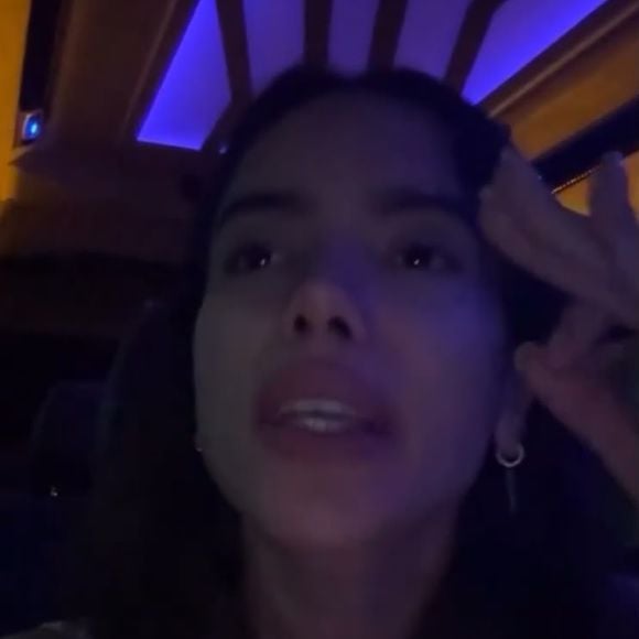 Anitta questionou a atuação do TSE após a decisão envolvendo Anthony Garotinho e afirmou, em seus Stories: "A gente tem que cobrar o TSE também"