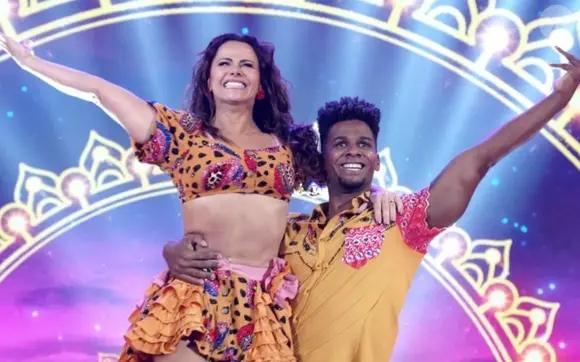 Viviane Araujo dançava com o professor Adeilton Ribeiro na ‘Super Dança dos Famosos, em 2021