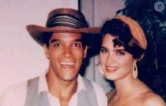 Sergio Kato e Brooke Shields no filme Brenda Starr, em 1989