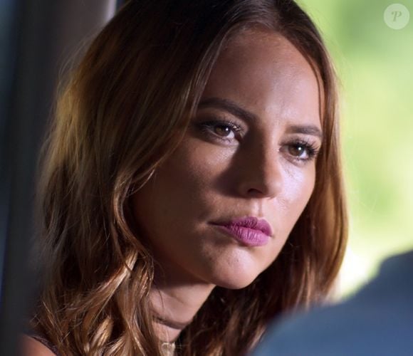 Melissa deixa Felipe ser feliz com Lívia no final da novela