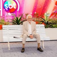 Carlos Alberto de Nóbrega, 90 anos e mais de 7 décadas de carreira, afasta desejo de aposentadoria: 'O dia que me tirarem 'A Praça é Nossa', acabou minha vida. Eu vivo por ela, é a minha vida'