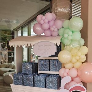 Carrinho de doces e balões deram charme extra ao evento antecipado