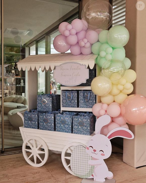 Carrinho de doces e balões deram charme extra ao evento antecipado