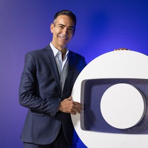 Alguns internautas afirmaram que César Tralli estava com a mesma blusa que costuma usar no 'Jornal Nacional'