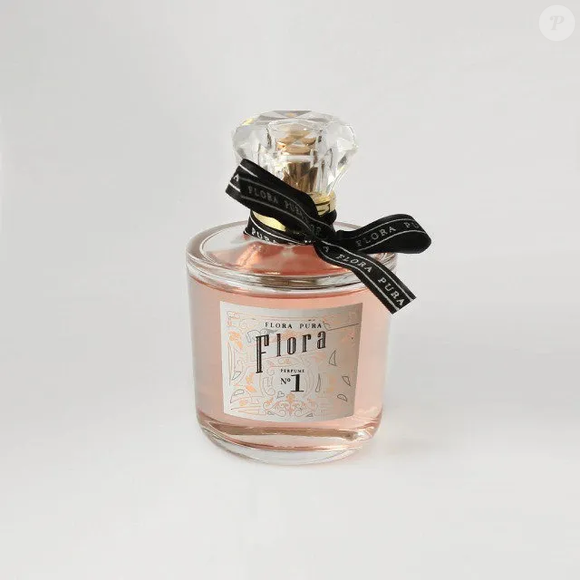 Flora Nº1, da Flora Pura, combina rosa, ylang ylang, baunilha e fava tonka em uma fragrância chypre floral sofisticada. O perfume traduz o espírito livre, otimista e aventureiro das sagitarianas, que fazem de cada dia uma nova descoberta.