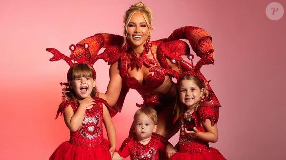 Virginia Fonseca combinou looks de Carnaval com os três filhos às vésperas da estreia oficial como rainha de bateria da Grande Rio