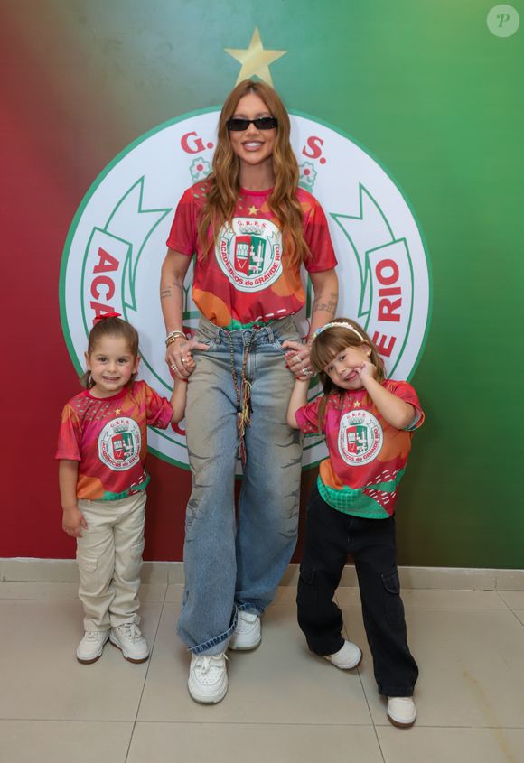 Virgínia esteve acompanhada dos filhos José Leonardo, Maria Alice e Maria Flor no evento do Dia das Crianças