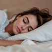 A psicologia revela: o que significa dormir com a porta aberta ou fechada?