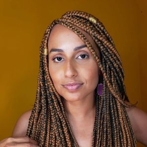 Repórter da Globo revela experiência vivida nos Estados Unidos e cita relatos frequentes de mulheres negras na imigração