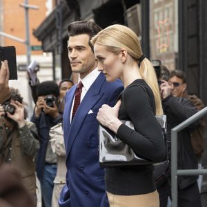 Romance de John F. Kennedy Jr. e Carolyn Bessette volta aos holofotes com desfecho da série 'História de Amor' no Disney+ nesta sexta-feira (27)