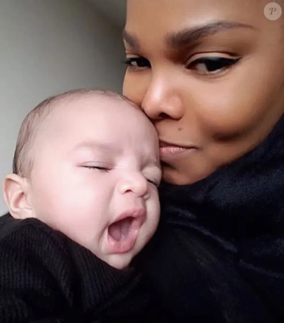 Janet Jackson ficou grávida pela primeira vez aos 50 anos