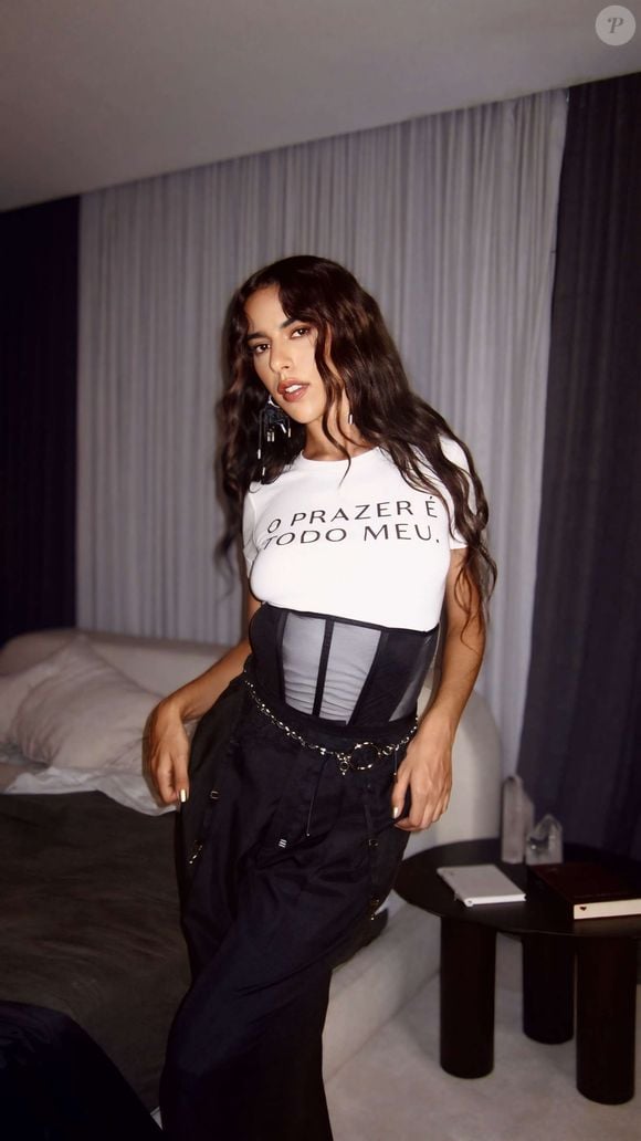 'O perfume é uma assinatura olfativa e sempre foi algo muito íntimo e importante pra mim quase como um segredo que a gente escolhe quando quer revelar. Her Code tem esse lugar de mistério, de presença, de deixar rastro', conta Marina Sena