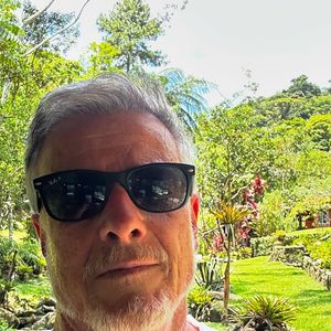 "A decoração foi feita toda por mim. Se é de bom gosto, não sei, mas me agrada bastante", disse Marcello Novaes sobre o sítio