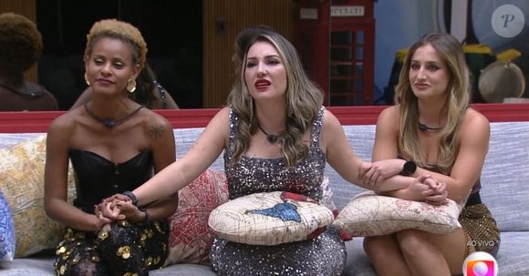 O vestido de Amanda na final do 'BBB 23' despertou atenção de internautas pela semelhança com look de Juliette e Arthur Aguiar