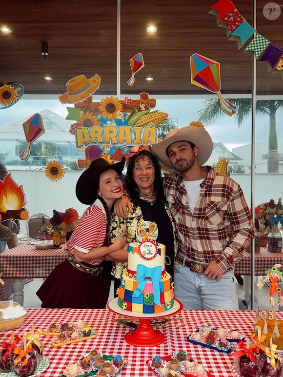 A festa também comemorou o aniversário da mãe de André Luiz Frambach