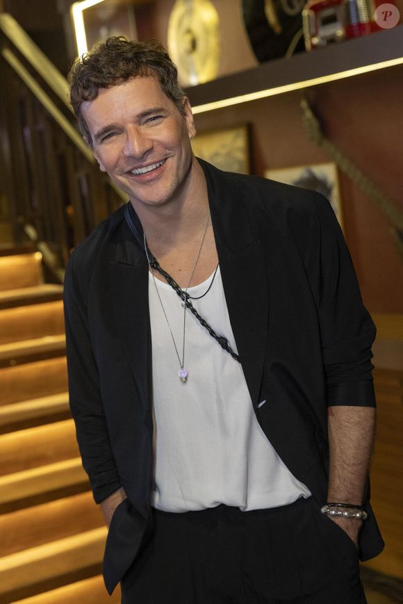 Alaor Alcântara Amaral, Alaorzinho (Daniel de Oliveira) - Filho único de Seu Alaor Amaral (Marcos Caruso), o “rei do Country”, e de sua mulher, Branca de Albuquerque Alcântara Amaral (Ana Barroso), herdeira milionária de terras produtoras de algodão.