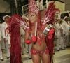 Viviane Araújo estreou pelo Salgueiro em 2008 e, para o primeiro desfile, usou a tradicional cor vermelha da escola de samba