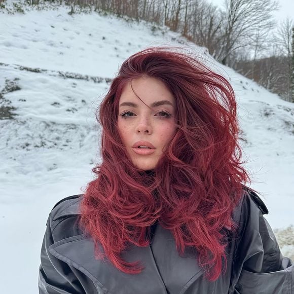 Transformações na aparência de Gkay sempre são lembradas em suas redes sociais