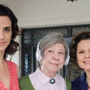 Louise Cardoso ao lado de Fernanda Montenegro e Mariana Lima