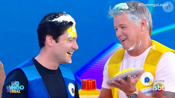 Visivelmente abalado, o artista criticou o foco da mídia em temas negativos. "[Nosso jornalismo] só sobrevive de falar mal dos outros, de tragédia, de fofoca, de fake news. Resolvi vir aqui fazer um pronunciamento sobre toda essa mídia que tá falando sobre essa carinha aqui conhecida", declarou.