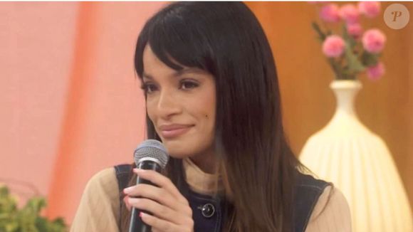 Ingrid Gaigher, a Lucimar de 'Vale Tudo', cantou 'Brasil', interpretado por Gal Costa na abertura da novela, no 'Encontro com Patrícia Poeta