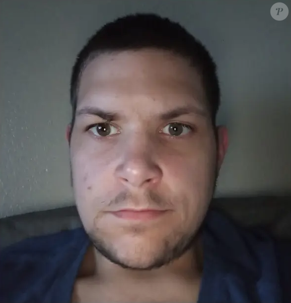 Depois da cirurgia, J.T. Clark conseguiu recuperar sua mobilidade e até começou um namoro com uma mulher