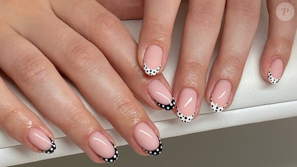 Bolinhas nas unhas é a tendência do momento