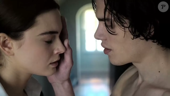 Com apenas 1h45 de duração, 'O Fabricante de Lágrimas' é um dos romances dramáticos mais emocionantes da Netflix e continua conquistando novos fãs