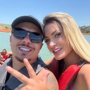 O casamento relâmpago de Andressa Urach e Flávio Gigioli terminou em troca de acusações, crise de ciúmes e bens destruídos