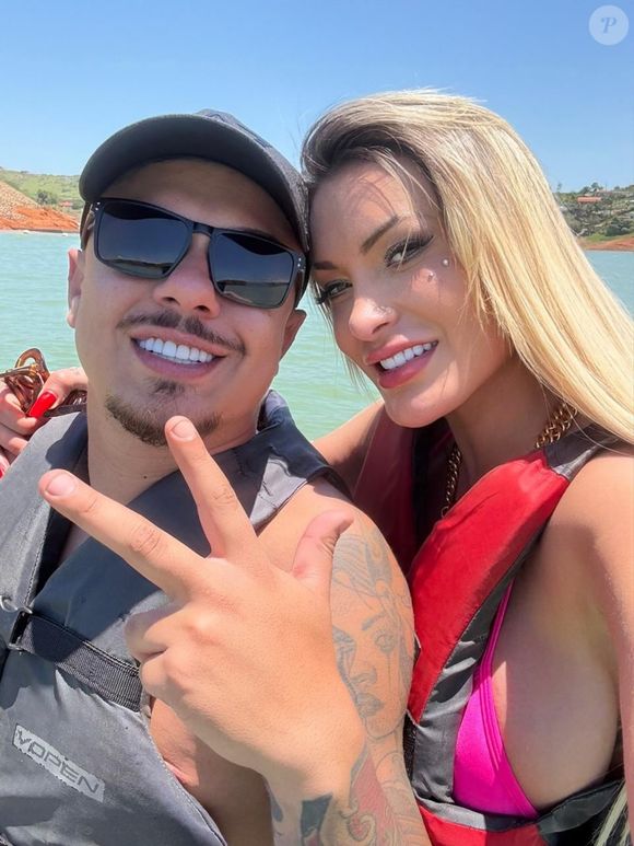 O casamento relâmpago de Andressa Urach e Flávio Gigioli terminou em troca de acusações, crise de ciúmes e bens destruídos