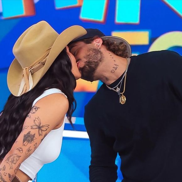 Ana Castela e Zé Felipe haviam assumido namoro com beijo em gravação do programa 'Domingo Legal', do SBT, em outubro de 2025