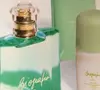Lançado originalmente em 1996, o Biografia Feminino, da Natura, é uma deo colônia da família olfativa floral que combina notas frutadas, flores e acordes amadeirados, e continua disponível em 2026 na versão de 100 ml por R$ 209,90