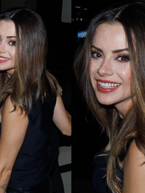 O tempo não passa para ela! Aos 43 anos, Sandy rouba a cena ao lado de Junior Lima e dos pais, Xororó e Noely Lima, em rara aparição; fotos