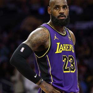 Le Bron James também estaria no local, segundo a suposta vítima contou.