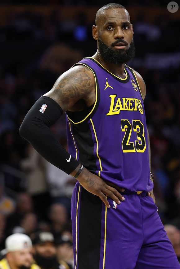 Le Bron James também estaria no local, segundo a suposta vítima contou.