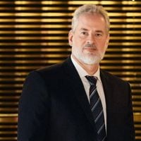 Sem saída! Ademir procura Suely antes de julgamento, faz proposta absurda, parte para cima de Pedro e se dá mal em 'Quem Ama Cuida'