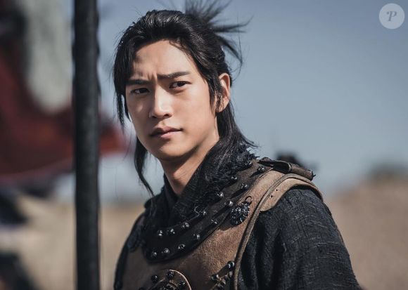 'O Rio Onde a Lua Nasce': uma princesa que sonha em ser rainha luta para retomar seu reino com a ajuda de um jovem pacifista disposto a arriscar tudo por ela