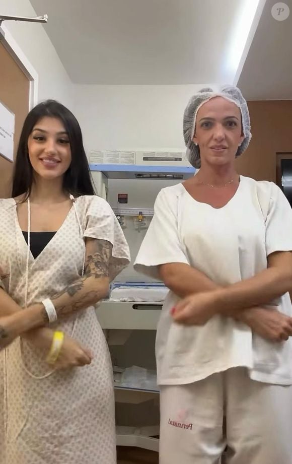 Bia Miranda dançou música de Anitta com obstreta