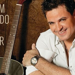 Aqui, em 2009, Eduardo Costa estava estourado pelo Brasil e frequentando os principais programas de televisão