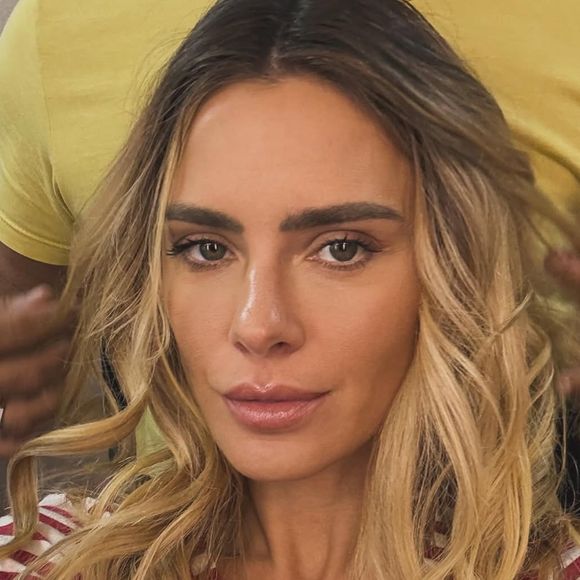 Para estar com a pele sempre radiante e lisinha, Carolina Dieckmann segue uma rotina de skincare bem cara