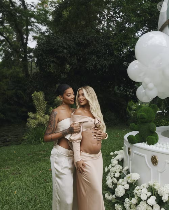 Brunna e Ludmilla serão mamães em breve e cantora a surpreendeu com presente de luxo