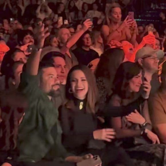 Sandy e Pedro Andrade aparecem juntinhos em imagem divulgada por espectador do show de Chitãozinho e Xororó