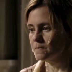 Adriana Esteves interpreta a vilã Carminha em ‘Avenida Brasil’, um dos papéis mais icônicos da teledramaturgia